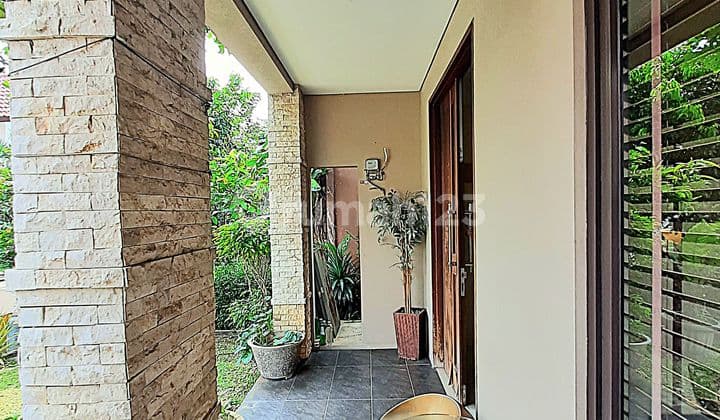 Rumah Modern 2 Lantai Ada Kolam Renang Fully Furnished Bagus Shm