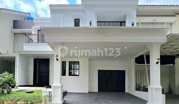Rumah Baru Desain American Classic Hunian Mewah Lokasi Boulevard