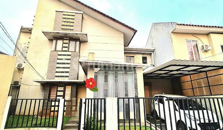 Rumah Minimalis 2 Lantai Terawat Dekat Mesjid Raya Bintaro