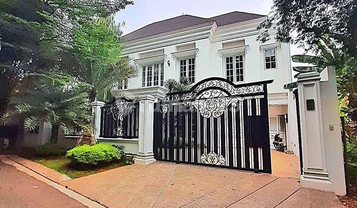 Rumah Baru Mewah Modern Classic Area Eksklusif Ada Kolam Renang