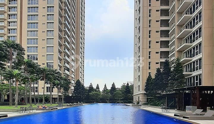 Apartemen Mewah Semi Furnished 3 Kamar Tidur Terhubung ke Pim 3