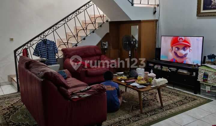 Dijual Rumah Lingkungan Tenang Lokasi Strategis Di Jl. Juana, Menteng, Jakarta Pusat