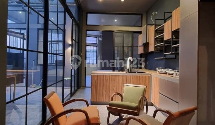 Rumah Di Lebak Bulus Harga Menarik Bergaya Industrialis Furnished