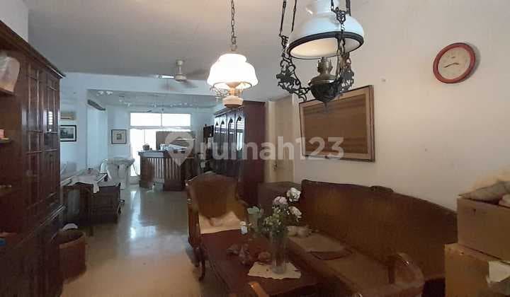 Land Counting House in Kemang Raya, South Jakarta, Strategic Location, Flood-Free.