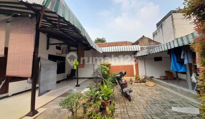 Rumah Kontrakan Di Pejaten Barat Dekat Kemang, Warung Buncit Dan Penvil Akses Motor Sangat Cocok Untuk Investasi.