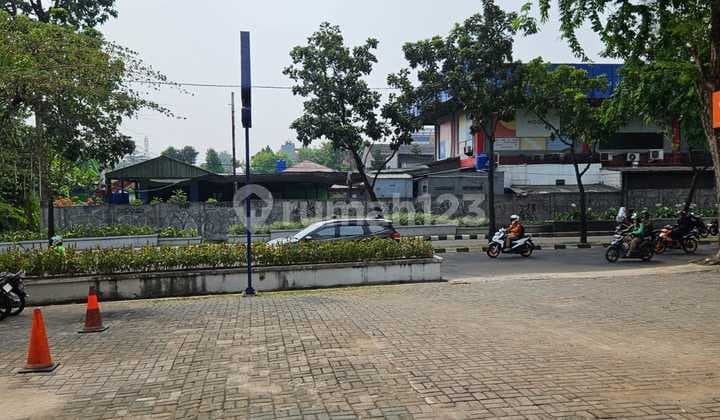 3-Story Shop House Plus Lift in Bintaro, South Tangerang