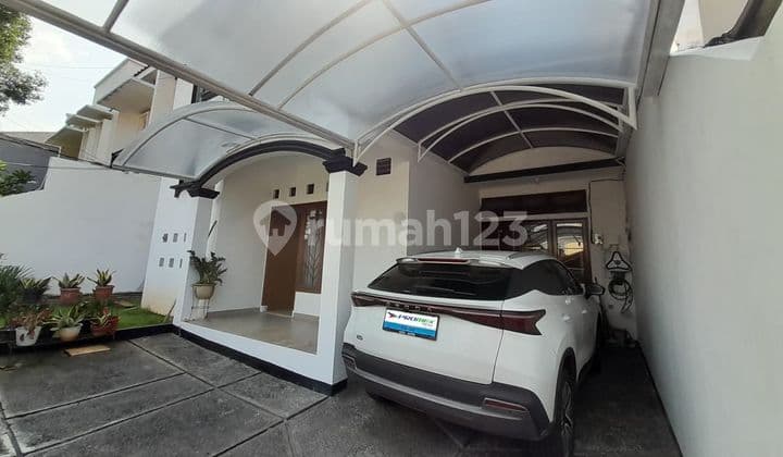Rumah Minimalis Modern dalam Komplek di Pasar Minggu Row Jalan Lebar