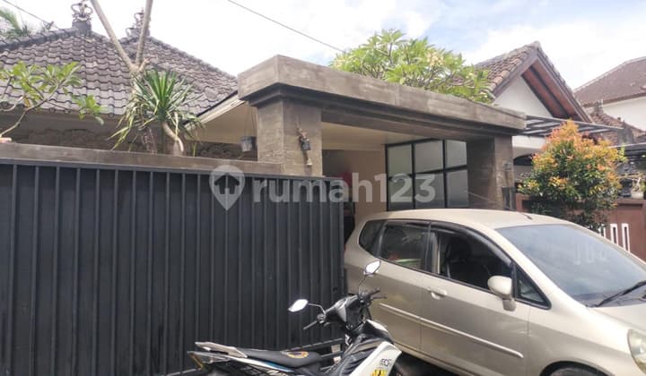 Rental: Semi-Furnished 1 1/2-Storey House