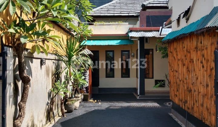 Semi Villa House for Rent Furnished - Pemogan