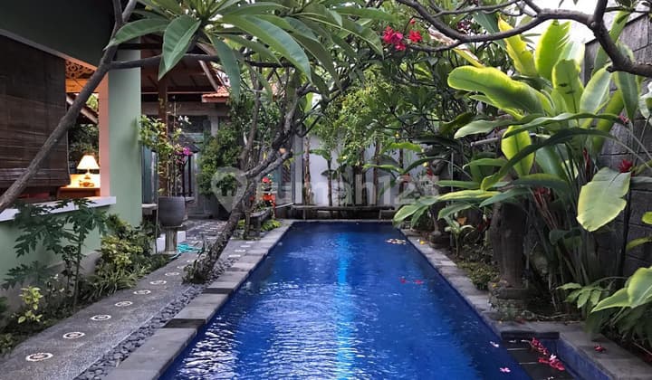 Classic Villa For Rent Semi Furnished - Tukad Badung