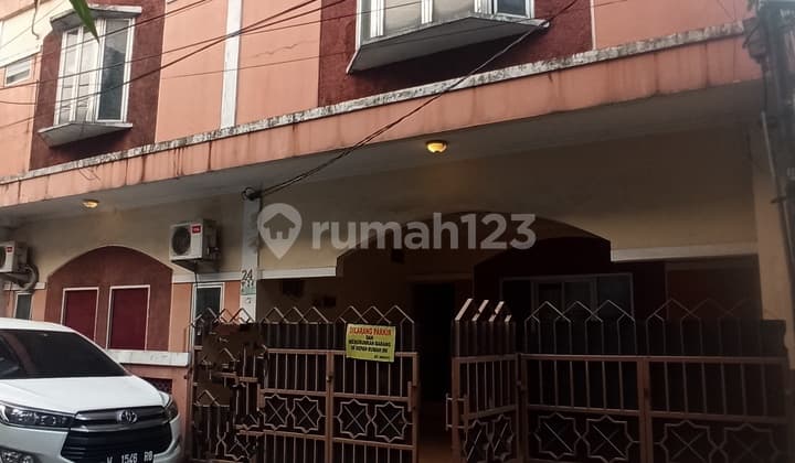 Rumah Kost Asem Baris Tebet , 2Lt + Rooftop, Siap Huni, Jual Cepat Murah!!