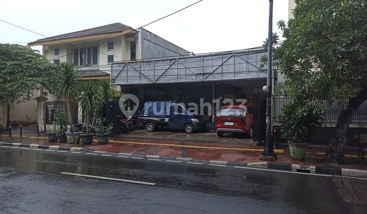 Rumah 1 lantai salemba tengah