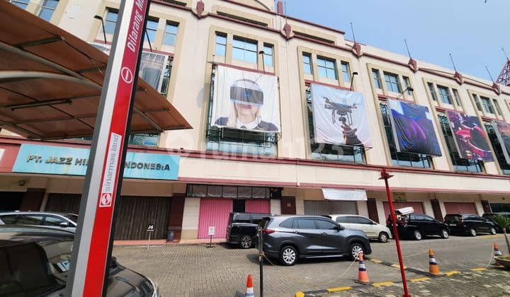 Ruko 4 lt Mall Mangga dua disewakan