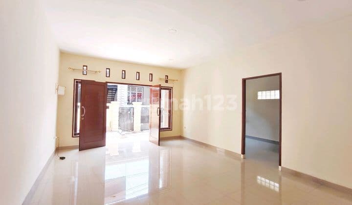 Rumah Kemayoran Siap Huni Dekat ke Cempaka Putih Luas 137