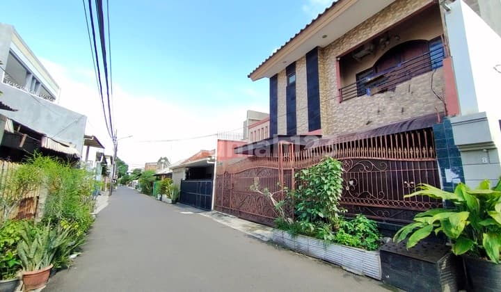 Kemayoran House for Sale, Quick Sale, No Flood, Near Letjen Suprapto