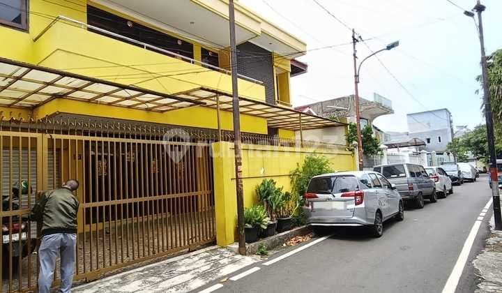 Kemayoran 2-Story House, Excellent Condition, Move-In Ready, Strategic Location, Ideal for Business
