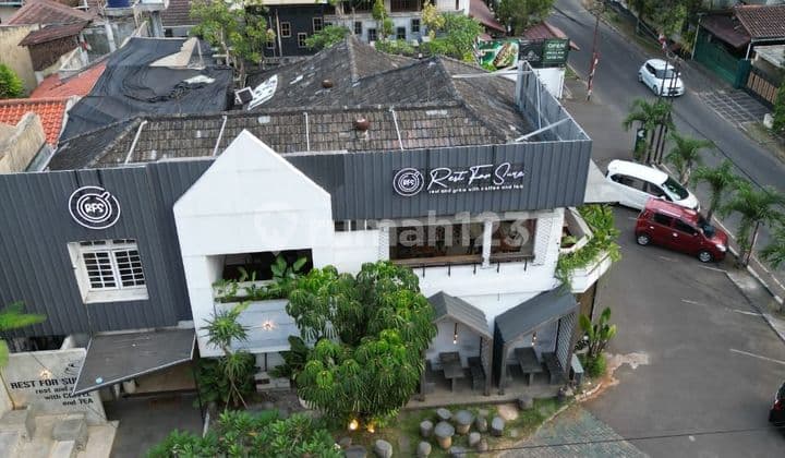 Restaurant and Cafe Commercial Area in Megapolitan Cinere