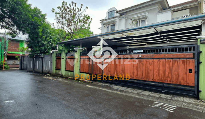 Rumah Lokasi Strategis Dekat Cipete