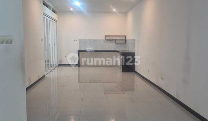 Rumah Nyaman Siap Huni di Taman Kopo Indah 5 Sherwood