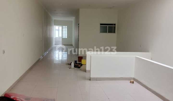 Ruko 2 Lantai Siap Pakai di Taman Kopo Indah 1