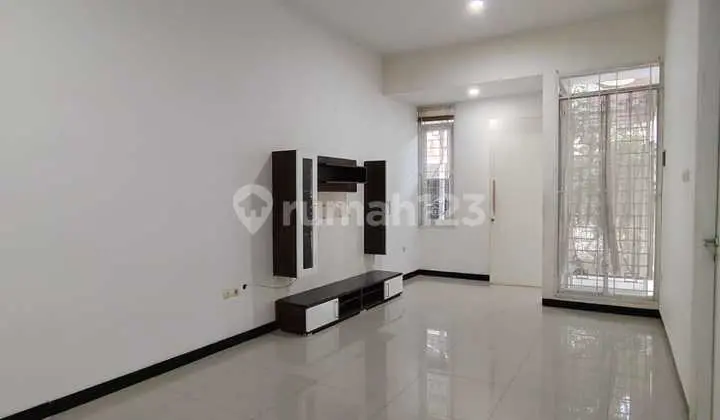 Minimalist House Ready to Occupied in Taman Kopo Indah Tki 5