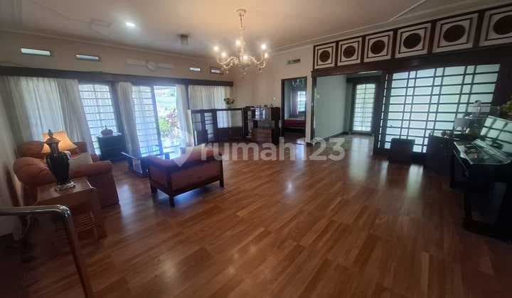 Rumah Hook 2 Lantai Asri Siap Huni di Setrasari Bandung