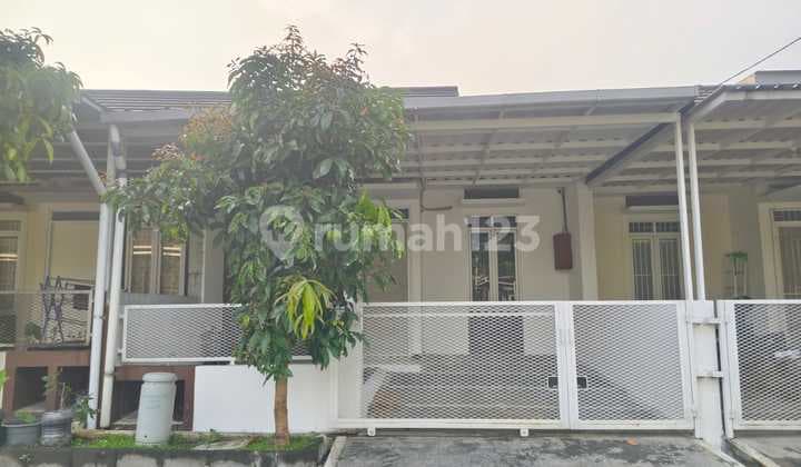 Rumah Minimalis Nyaman di Taman Kopo Indah 1