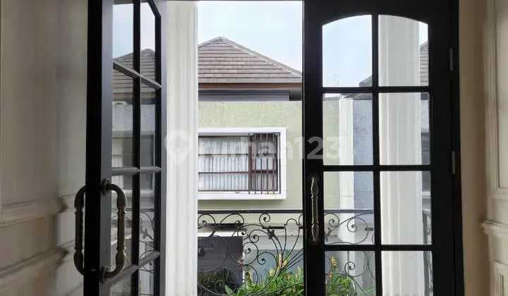 Rumah Mewah Eropa Klasik Dalam Komplek di Antapani Bandung