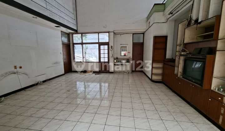 Strategic House Suitable for Business in Sayap Buahbatu Bandung
