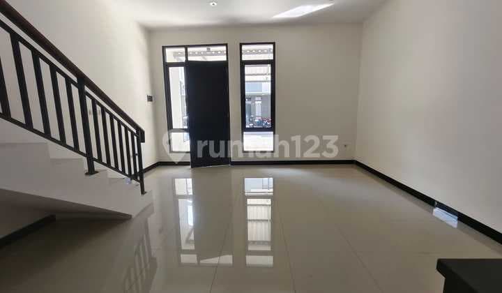 Rumah Minimalis 2 Lantai di Taman Kopo Indah Tki 5