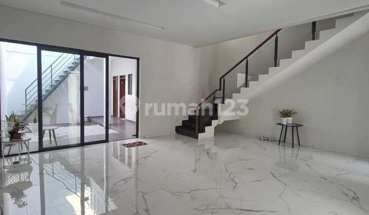 New Minimalist House in Mekar Wangi Mekar Jelita Cluster