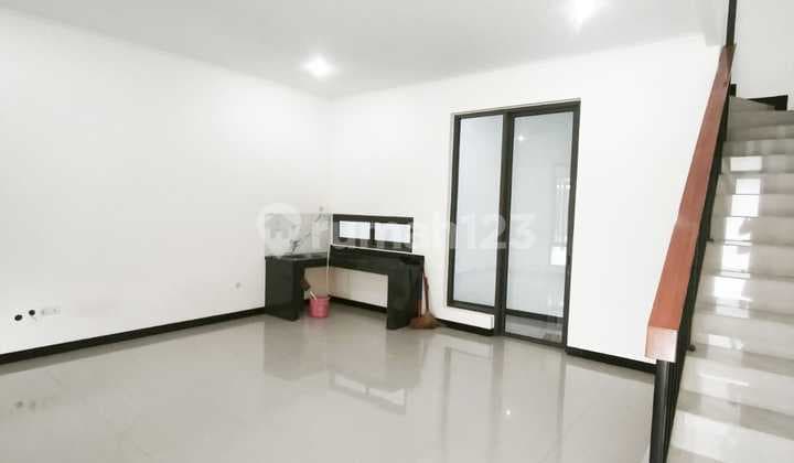 Rumah 2 Lantai Siap Huni di Taman Kopo Indah TKI 5 Bandung