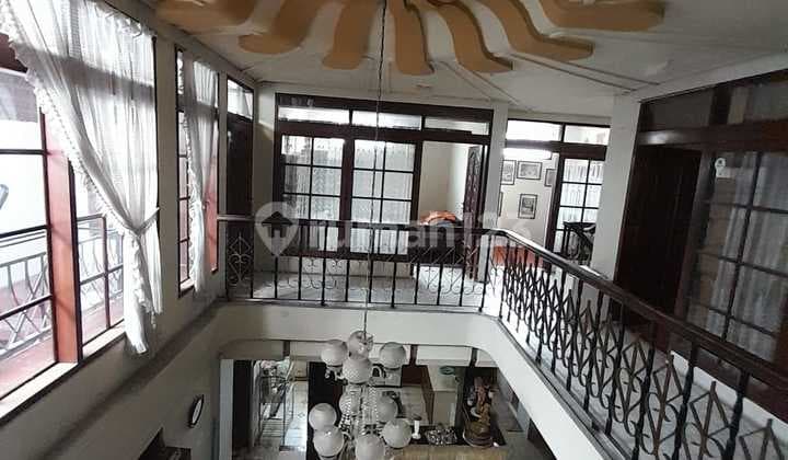 2-Story Strategic House in Sayap Riau Cihapit Bandung