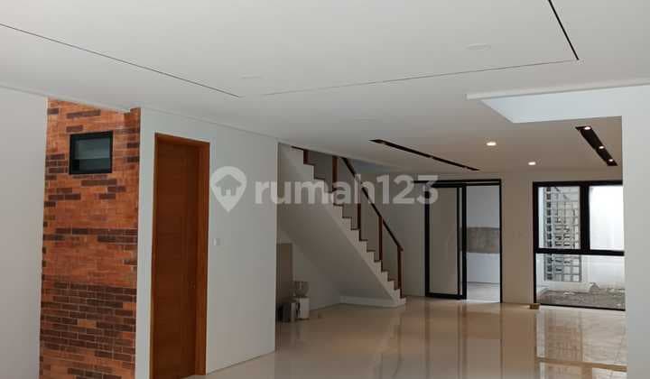 Rumah Baru Modern Minimalis 2 Lantai di Kopo Mas Regency