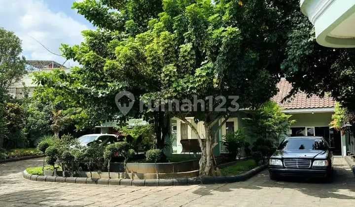 Spacious Comfortable Villa Ready to Occupy in Sayap Setiabudi Bandung