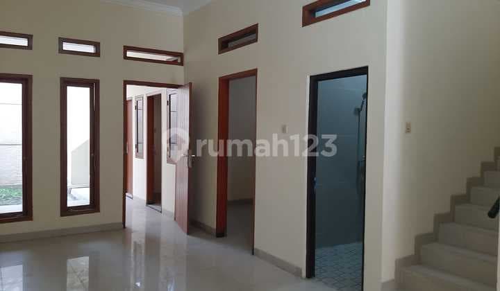 Rumah Minimalis 2 Lantai Siap Huni di Turangga Bandung