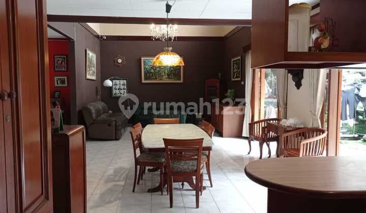 Rumah Terawat di Babakan Jeruk
