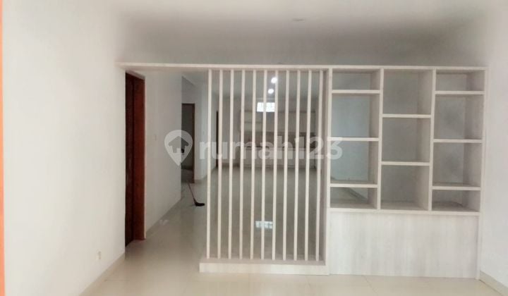 Dijual Rumah di Kembar