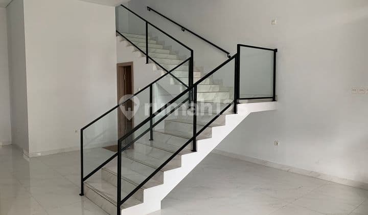 Dijual Rumah Lux Setra Duta