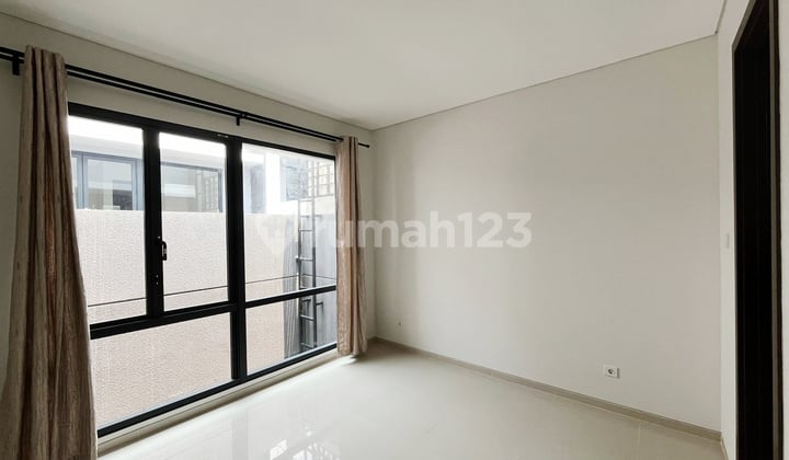 hot sale rumah modern bagus 2 lantai siap huni di kebayoran residance, bintaro jaya
