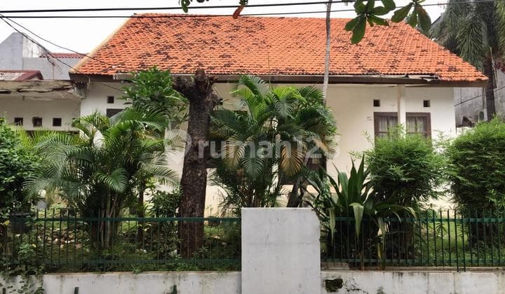 For Sale Almost at NJOP Value Old House Habitable (Semi-Furnished) in Dipondok Jaya, Mampang Prapatan, South Jakarta