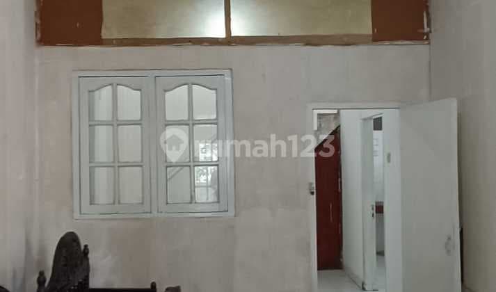 Disewakan Rumah Siap Huni Bisa Untuk Kntor Didaerah Kebayoran Lama Jakarta Selatan