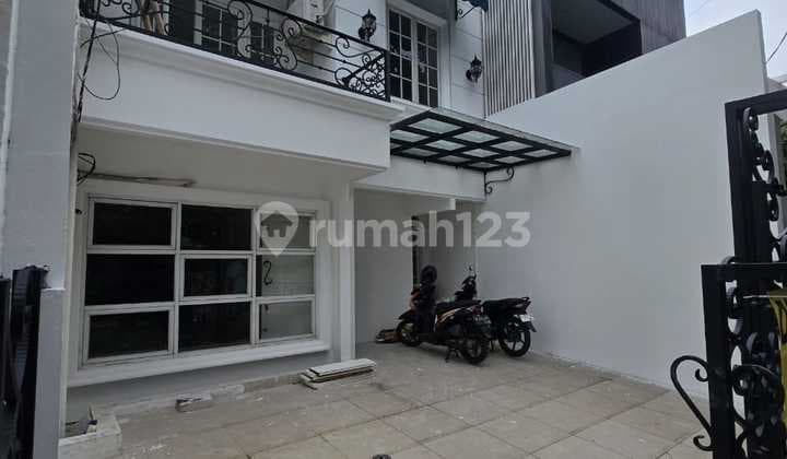 For Salle Rumah Siap Huni Depan Taman Pondok Indah Jakarta Selatan