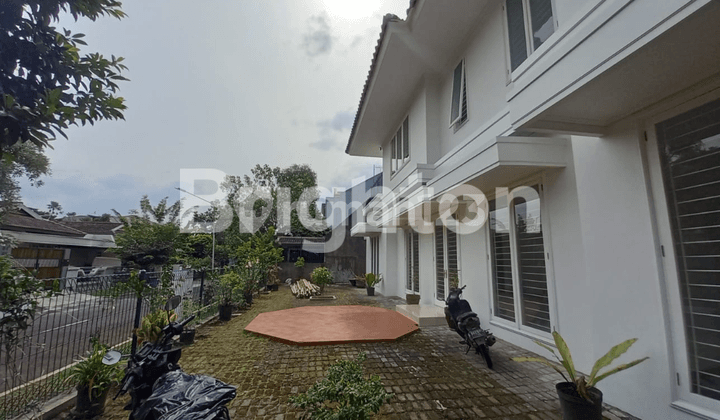 RUMAH MEWAH 2 LANTAI BARU DI INTERCON JAKARTA BARAT