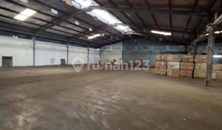 Gudang Strategis Akses Tol Bitung