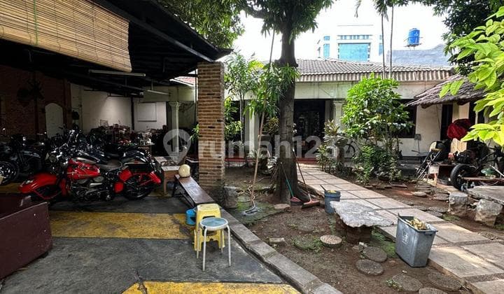 * di Jual Cepat Menteng Dalam Jarang Ada. Rumah Luas Bonus Kontrakan, di Bawah Harga Pasar, di Jantung Kota Jakarta.