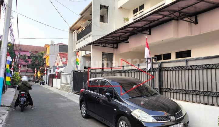 Rumah Strategis Jakarta Pusat - Kramat Jaya Baru Harga di Bawah Pasaran