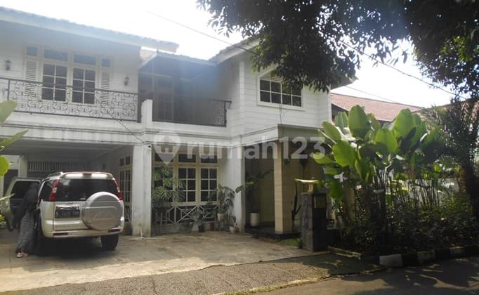 Rumah Gandeng 2 Lantai Murah Lokasi Nyaman Asri Depan Ada Taman Dalam Perumahan di Lebak Bulus Jakarta Selatan