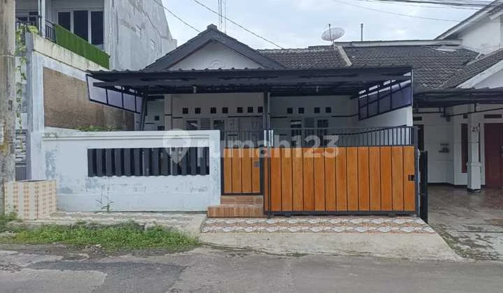 Rumah Kontrakan Lokasi Strategis di Jalan Utama Perumahan Taman Asri Kota Sukabumi