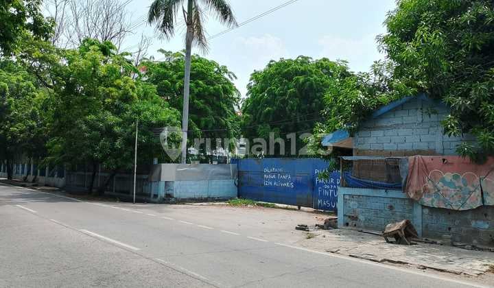 Land in Kelapa Gading Suitable for Boarding Houses, Business Spaces, etc. Located on a Main Road, Highly Strategic in North Jakarta.
